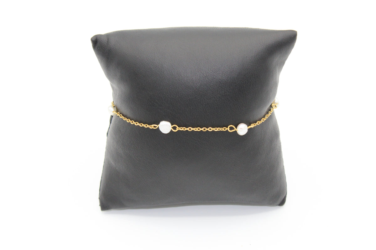 Station Pearl Bracelet