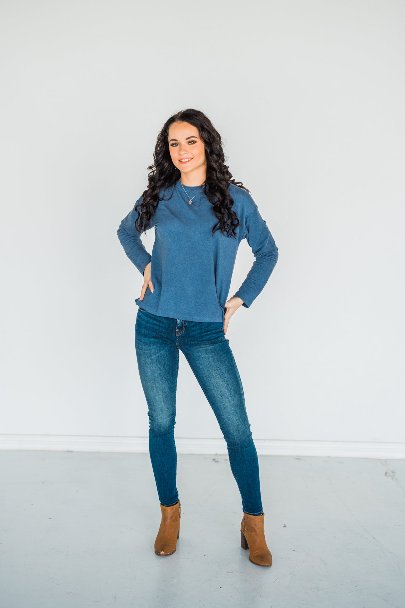 Mid-Rise Non-distressed Dark Wash Skinny Jeans