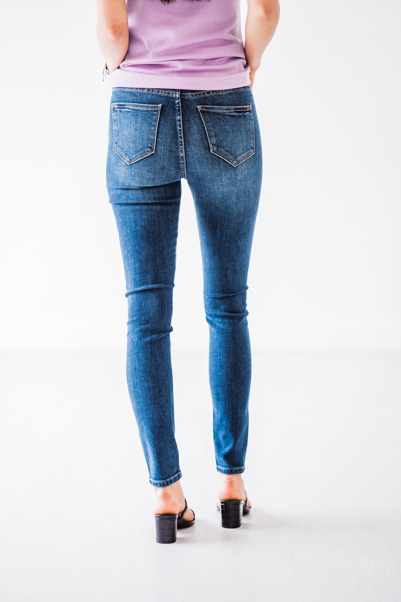 Mid-Rise Non-distressed Dark Wash Skinny Jeans