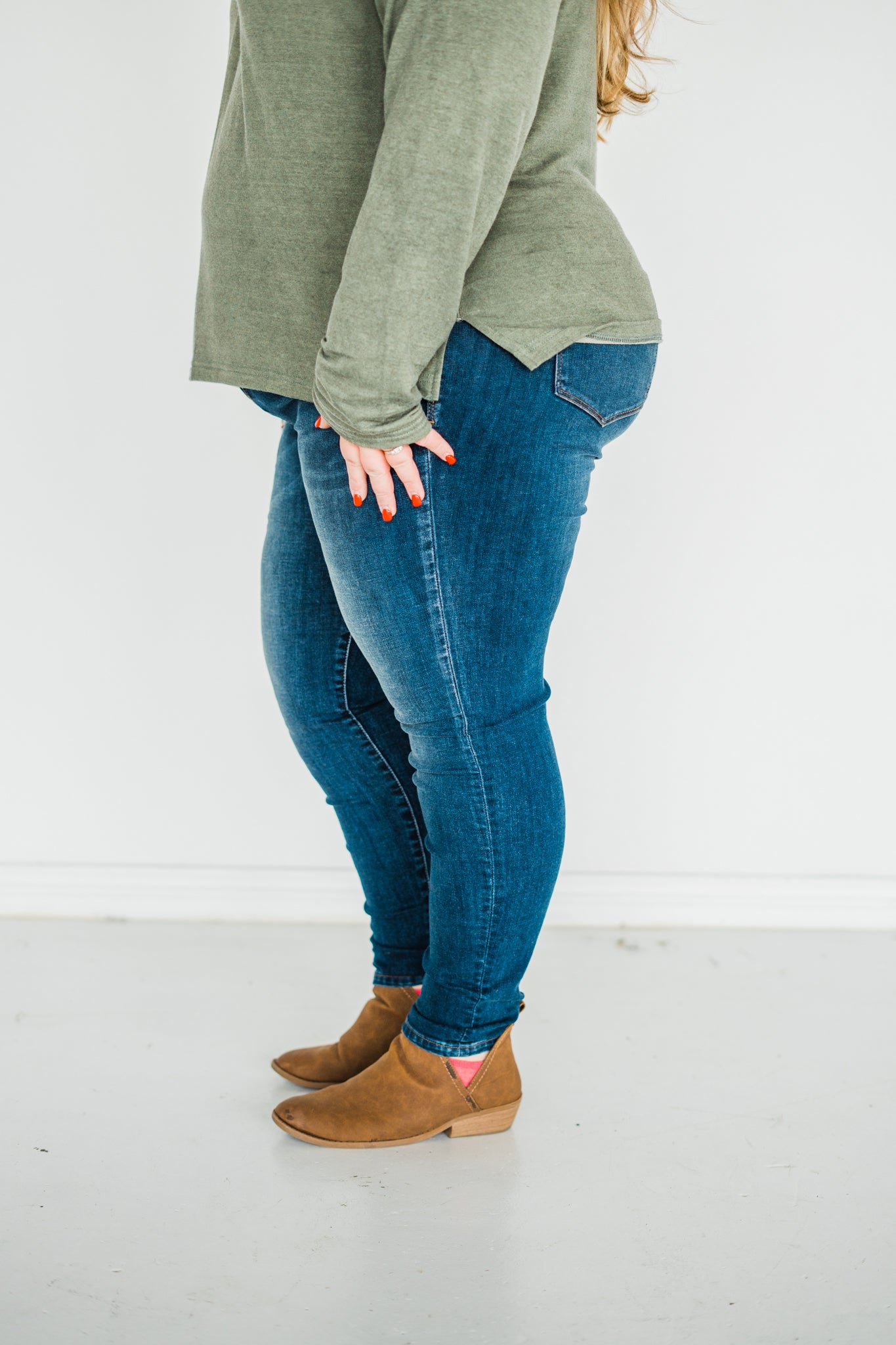 Plus Mid-Rise Non-distressed Dark Wash Skinny Jeans